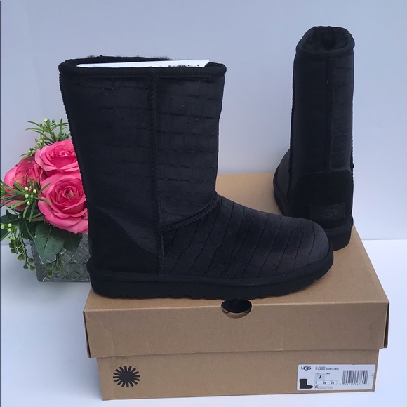 UGG Shoes - UGG Classic Short II Croc Boots